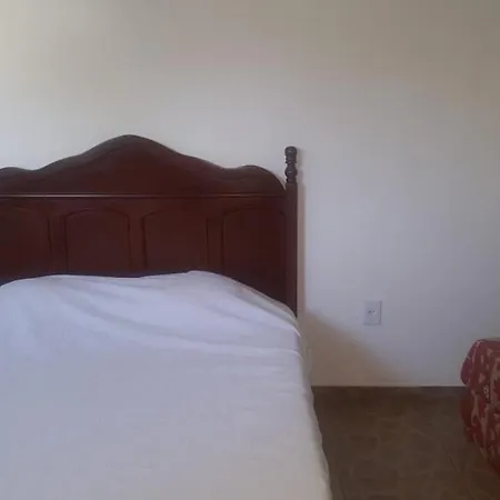 Apartamento perto de praia Dos Anjos-2